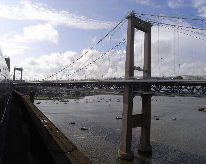 Tamar Bridge closed to high sided vehicles cornish times