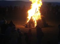 Callington celebrates the jubilee with a beacon lighting event 