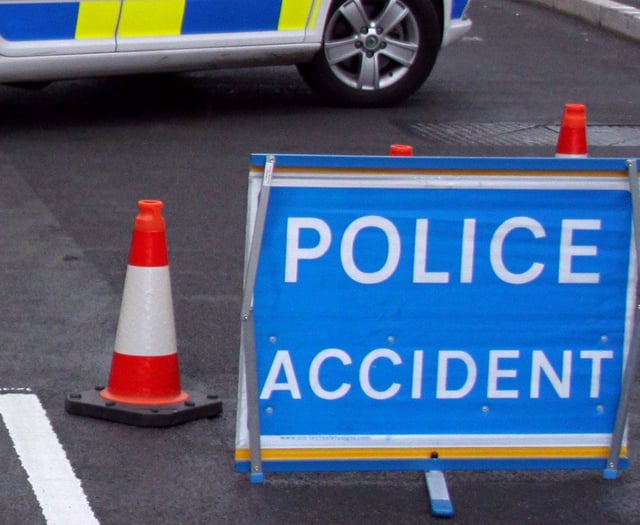 Lane blocked on A38 at Trerulefoot after crash 