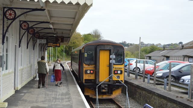 GWR confirm further railway line closure amid ongoing flooding