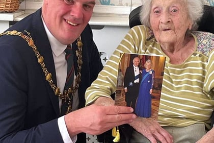 Tributes paid to Barbara Davis from Torpoint 