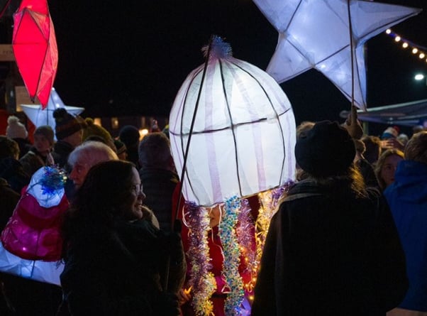 A lantern parade will lead from Millpool to East Looe seafront through the town starting at 6.30pm. (Picture: Looe Town Council)